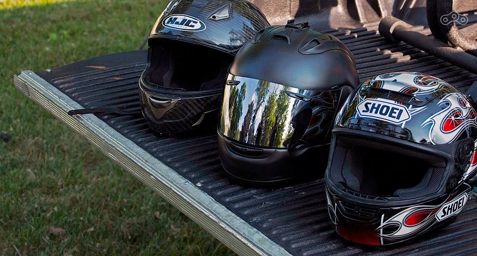 Как выбрать мотоциклетный шлем