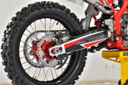 Мотоцикл ZUUM CR250 CB 21/18 MSD