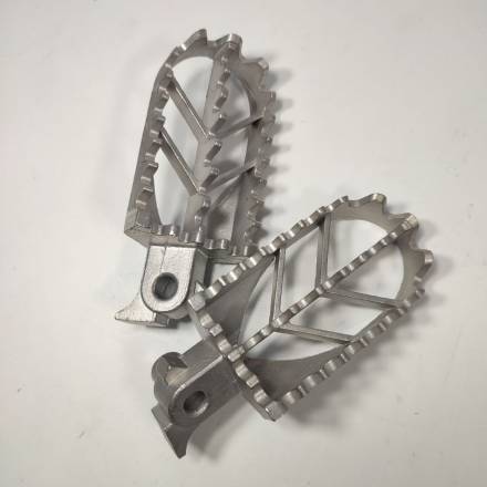 Подножки водителя (пара) GR7