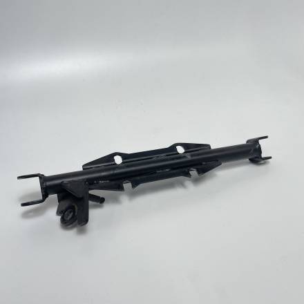 Штанга крепления подножек Full Crew