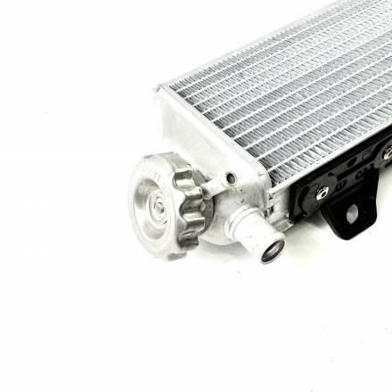 Радиатор охлаждения правый Hasky F7