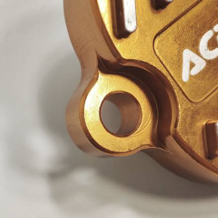 Крышка доступа к клапанам CNC 150 золотая