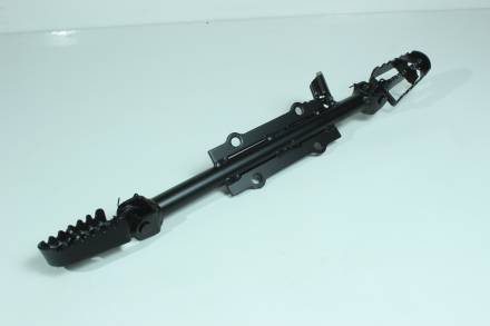 Штанга крепления подножек c подножками