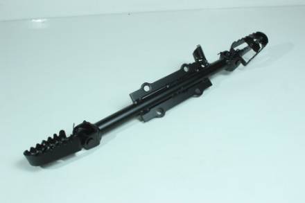 Штанга крепления подножек c подножками