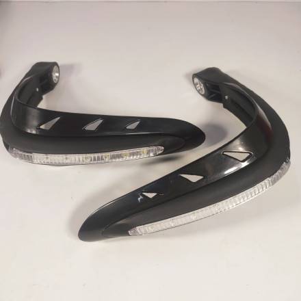 Защита рук с поворотниками черная