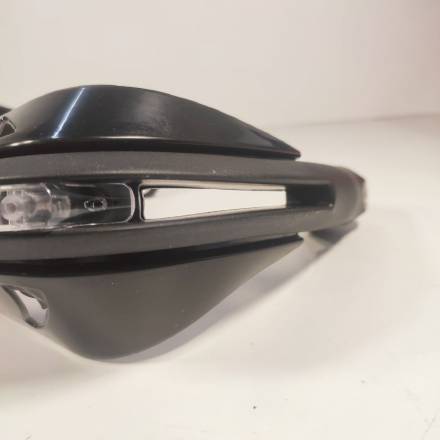 Защита рук с поворотниками черная