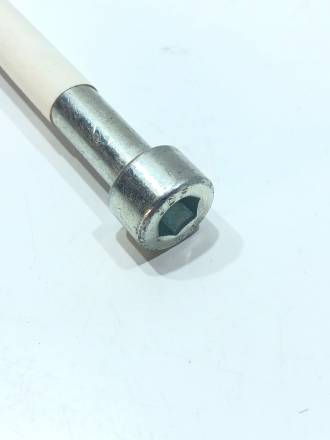 Винт М10х140 DIN 912