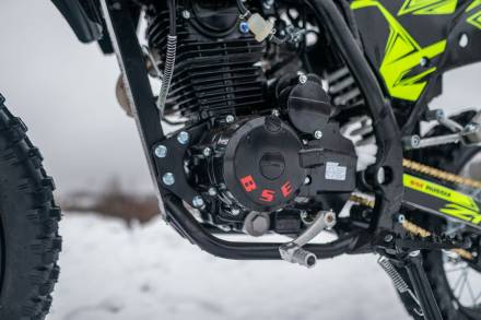 Эндуро / кроссовый мотоцикл BSE Z1 Neon Raven MSD