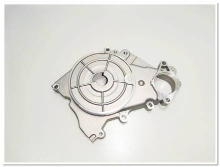 Крышка генератора, двиг. с верхним эл. стартером