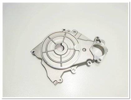 Крышка генератора, двиг. с верхним эл. стартером