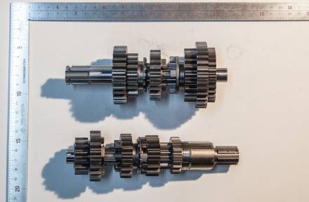 Валы КПП в сборе (p+s), арт. 23220-NI52-0100