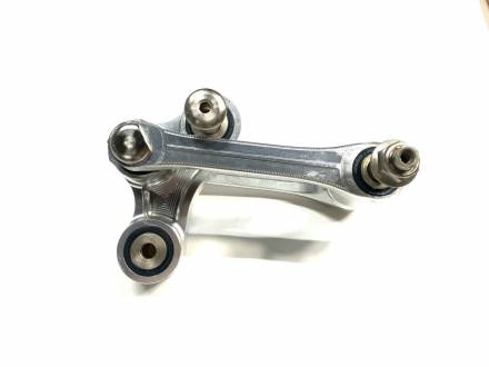 Рычаг прогрессии в сборе с подшипниками, линком, сальниками и болтами F7