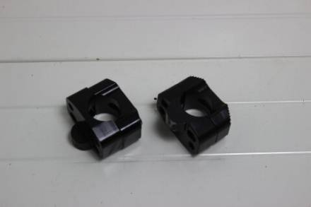 Переходники (стойки) руля 22мм-28мм черные