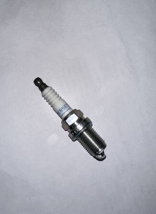 2460 Свеча зажигания NGK BKR5ES RC12YC/QC12YC