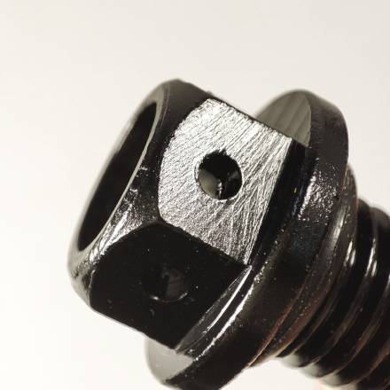 Пробка двигателя сливная с магнитом, черная