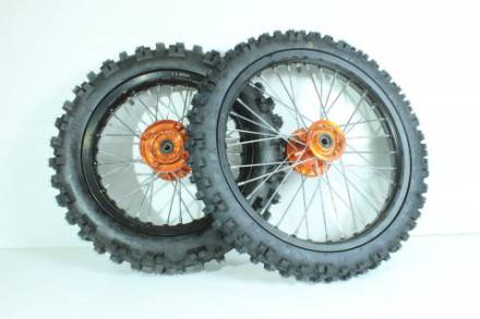 Колесо заднее 90/100-14 алюм. обод, покрышка kenda