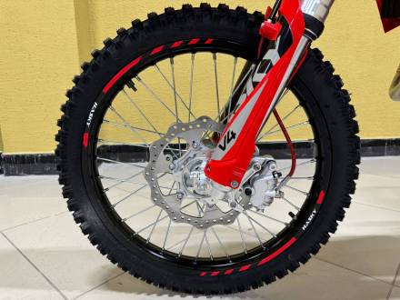 Мотоцикл Hasky V4 Racing (300cc, баланс. вал, 4 клапана) MSD