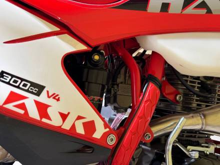 Мотоцикл Hasky V4 Racing (300cc, баланс. вал, 4 клапана) MSD