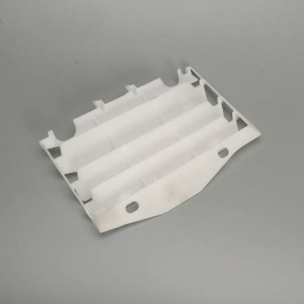 Дефлектор радиатора правый Avantis A7