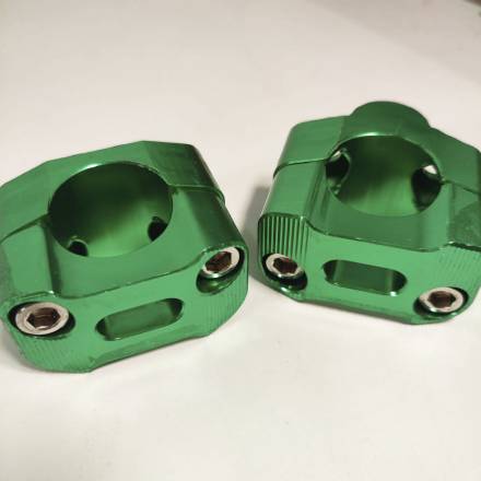 Переходники (стойки) руля 22мм-28мм зеленые